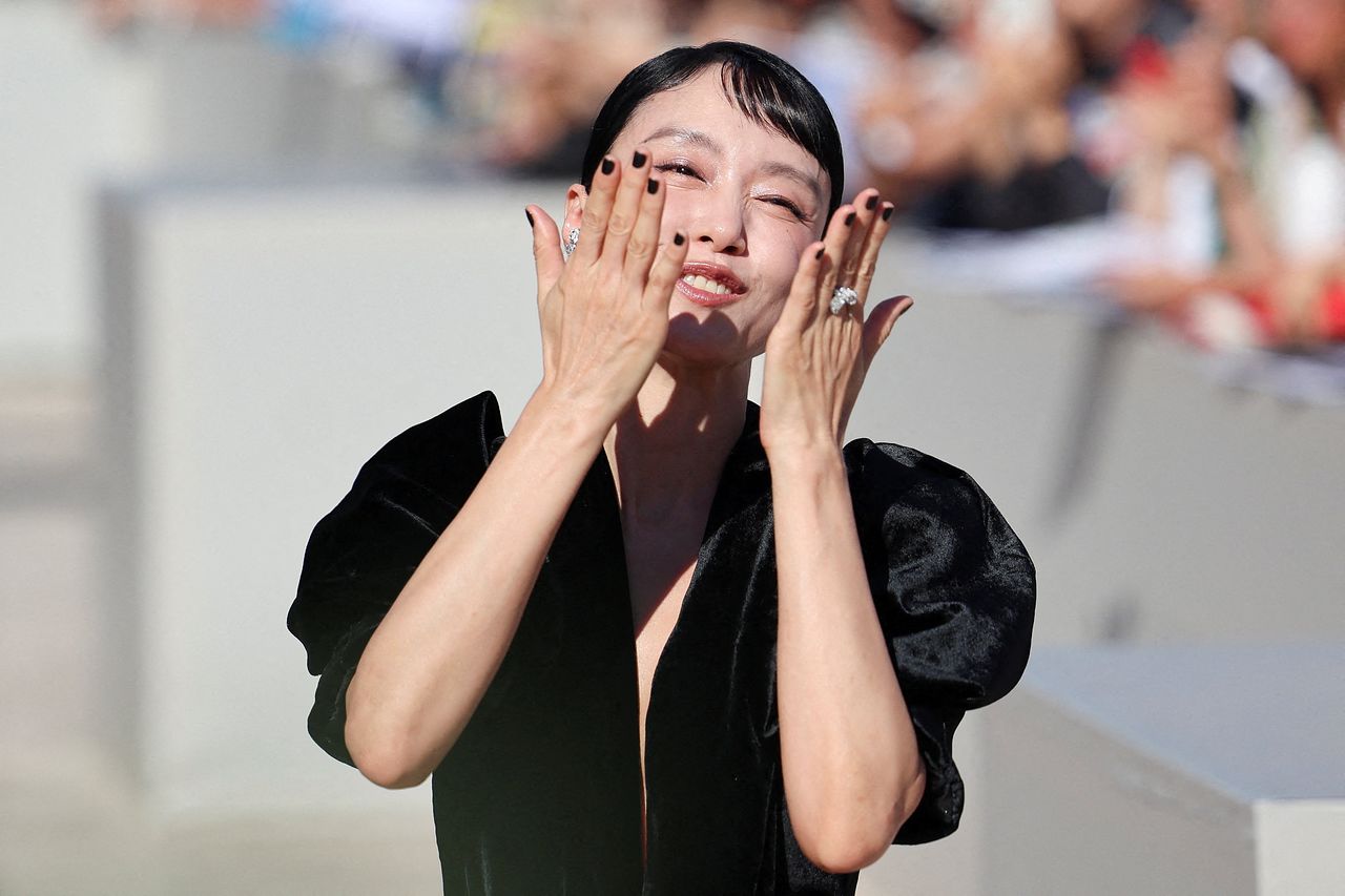 배우 전도연의 '가능한 사랑' 연기에 대해 베니스영화제를 찾은 미국 매체 인디와이어는 "100년에 한 번 나올 법한 명연기"라 극찬하기도 했다. 로이터=연합