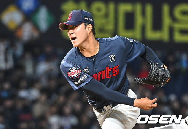 [OSEN=창원, 이석우 기자] 31일 창원NC파크에서 2026 신한 SOL KBO 리그 NC 다이노스와 롯데 자이언츠의 경기가 열렸다. 홈팀 NC는 토다가, 방문팀 롯데는 박세웅이 선발 출전했다. 롯데 자이언츠 윤성빈이 역투하고 있다. 2026.03.31 / foto0307@osen.co.kr