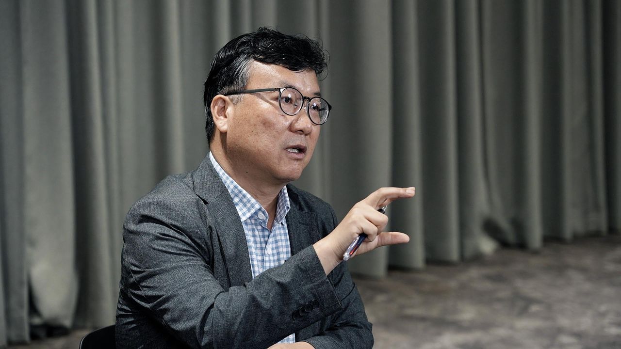 인구학자 전영수 한양대 국제대학원 교수가 중앙일보 ‘VOICE’ 시리즈와 인터뷰하고 있다. 
