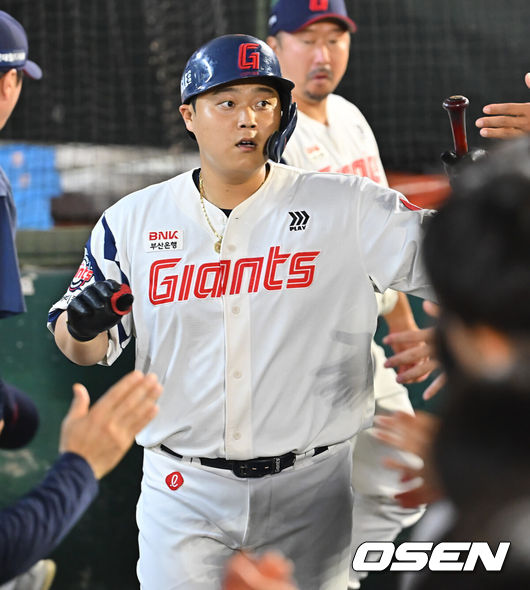 [OSEN=부산, 이석우 기자] 롯데 자이언츠 한동희 049 2026.09.18 / foto0307@osen.co.kr