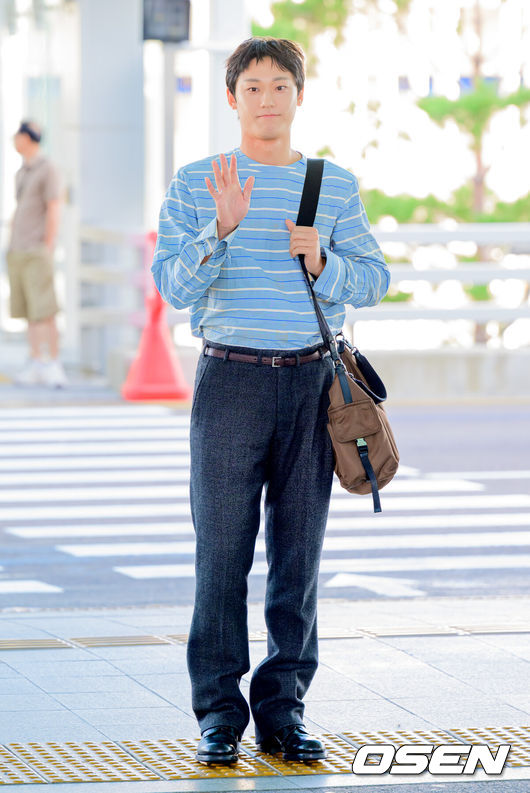 [OSEN=지형준 기자] 배우 이도현이 20일 해외 일정에 참석하기 위해 인천국제공항을 통해 밀라노로 출국했다.이도현 럭셔리 브랜드 행사에 참석할 예정이다.배우 이도현이 출국장으로 향하고 있다. 2026.09.20 / jpnews@osen.co.kr