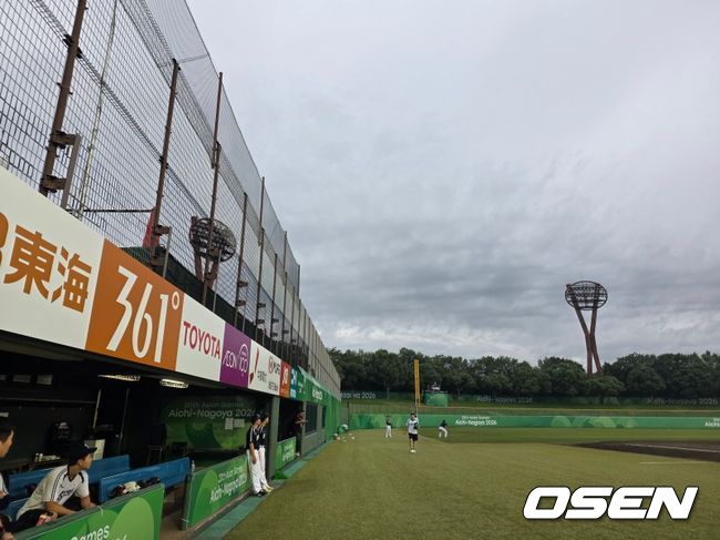 [OSEN=오카자키(일본), 이후광 기자] 오카자키 야구장의 좌측 외야 쪽 조명이 켜지지 않고 있다 / backlight@osen.co.kr