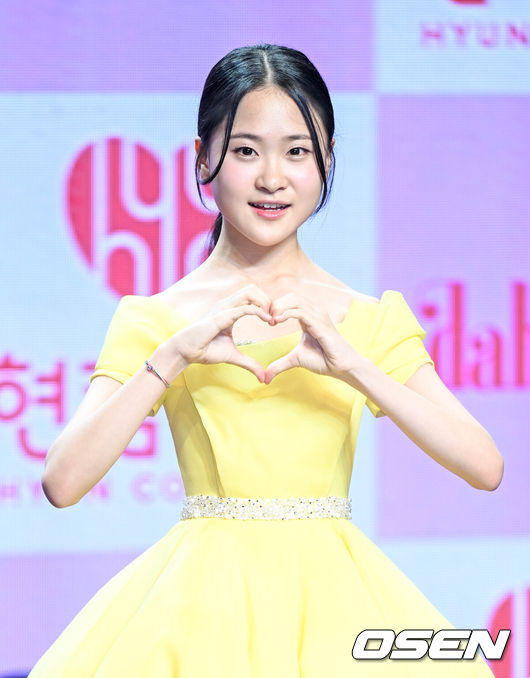 [OSEN=조은정 기자]2일 오후 서울 강남구 일지아트홀에서 ‘국악트롯요정’ 김다현의 2집 정규앨범 ‘열 다섯’ 발매 기념 쇼케이스가 열렸다.김다현이 포즈를 취하고 있다. 2023.02.02 /cej@osen.co.kr