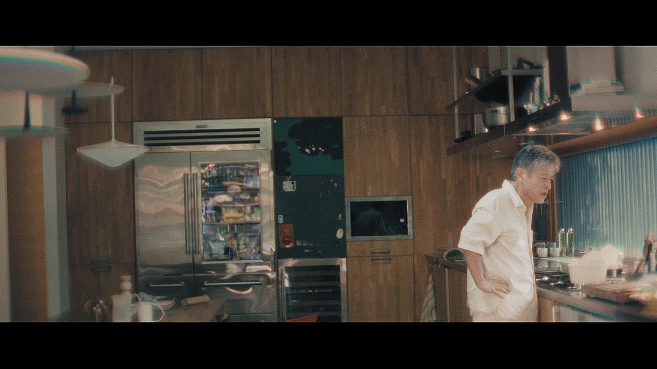 영식은 음식의 간을 맞추는 데 어려움을 겪는다.
