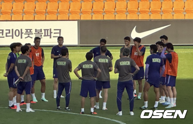 [사진] 훈련을 마친 대표팀 / 서정환 기자 