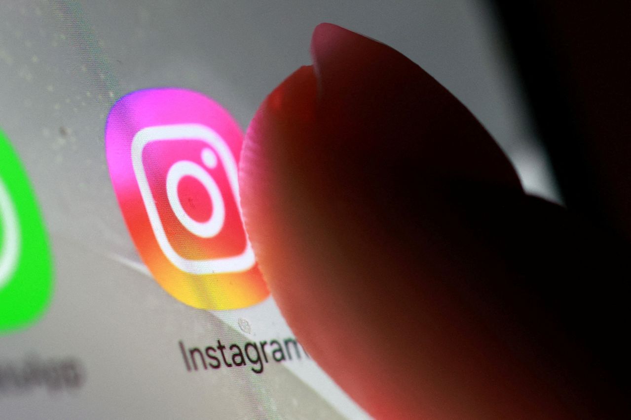social media addiction