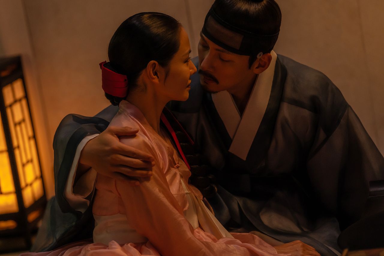 프랑스 원작을 조선시대로 옮겨 놓은 넷플릭스 드라마 시리즈 '스캔들'의 한 장면. 사진 넷플릭스