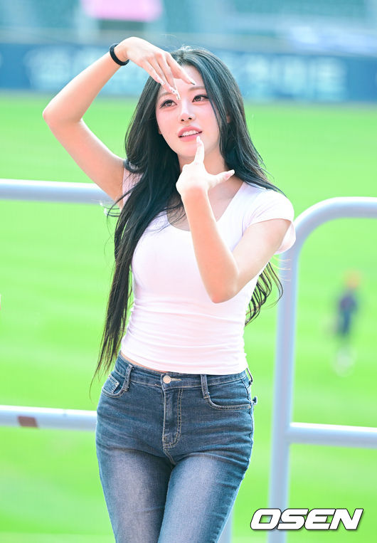 상큼 미모 뽐내며 리허설 펼치는 KIA 김민서 치어리더.