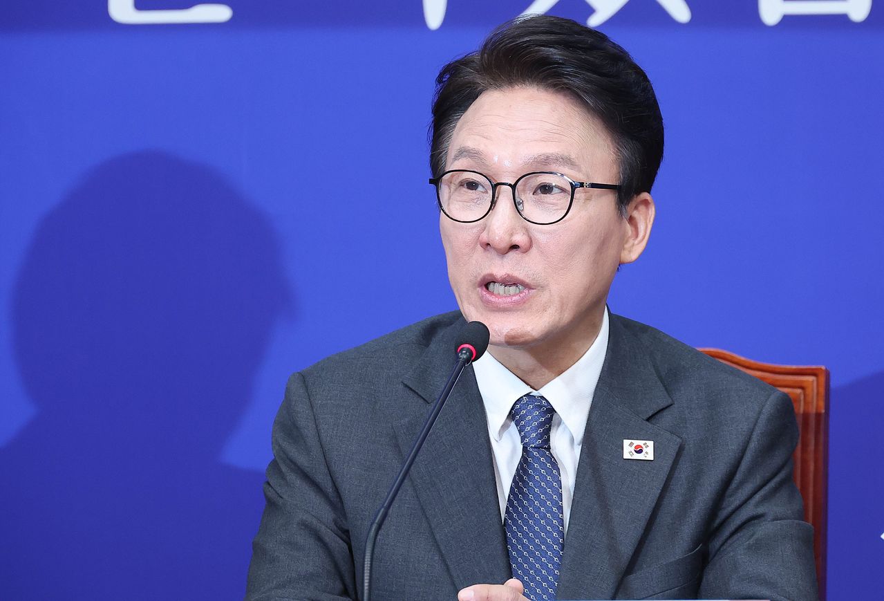 김민석 더불어민주당 대표가 23일 국회에서 열린 최고위원회의에서 발언하고 있다. 임현동 기자