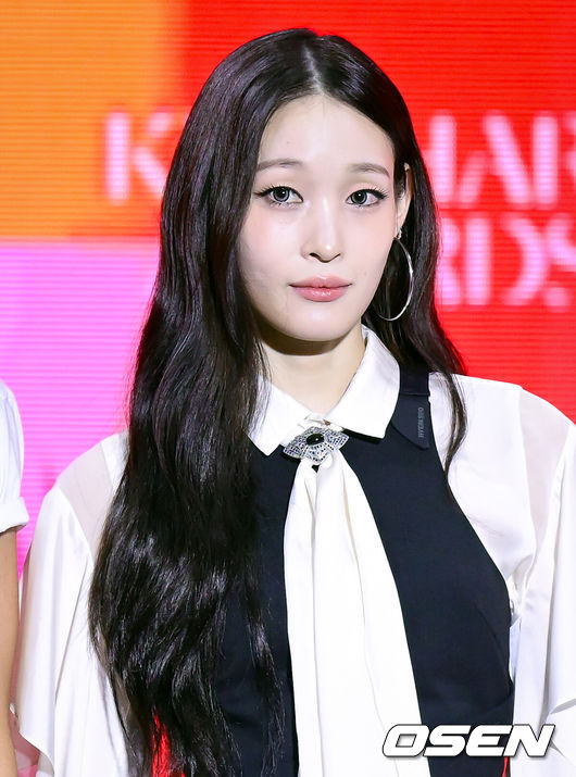 [OSEN=조은정 기자]'KMA 2026' 레드카펫행사가 25일 서울 성북구 고려대학교 화정체육관에서 열렸다.이날 라인업에는 투모로우바이투게더(TXT),피원하모니(P1Harmony),하이파이유니콘(Hi-Fi Un!corn),제로베이스원(ZEROBASEONE),82메이저(82MAJOR),유니스(UNIS),비비업(VVUP),킥플립(KickFlip),하츠투하츠(Hearts2Hearts),뉴비트(NEWBEAT),올데이 프로젝트(ALLDAY PROJECT),코르티스(ALLDAY PROJECT),알파드라이브원(ALPHA DRIVE ONE),롱샷(LNGSHOT),모디세이(MODYSSEY)가 이름을 올렸다.올데이프로젝트 애니가 포즈를 취하고 있다. 2026.07.25 /cej@osen.co.kr