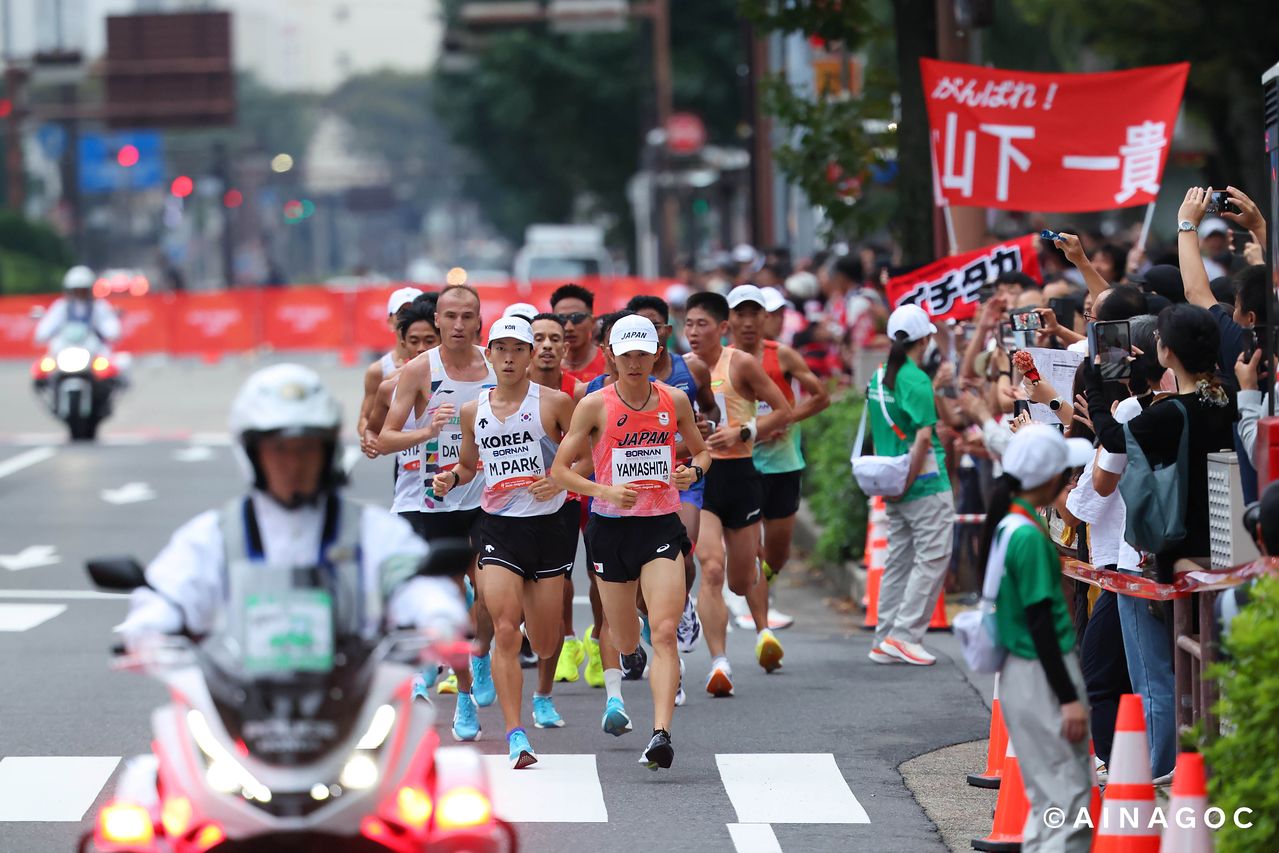 26일 나고야 시내 코스에서 열린 2026 아이치·나고야 아시안게임 남자 마라톤에 나선 박민호. 사진 아이치·나고야 아시안게임 조직위원회