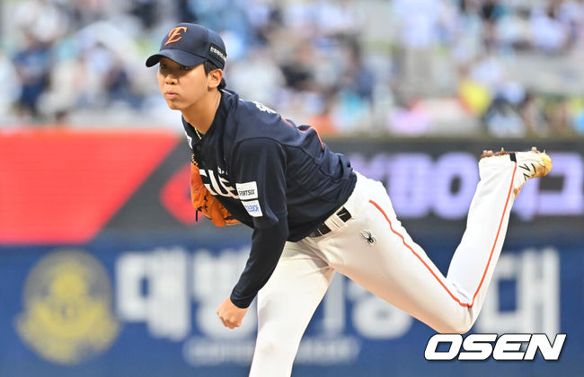 [OSEN=창원, 이석우 기자] 26일 창원NC파크에서 2026 신한 SOL KBO 리그 NC 다이노스와 한화 이글스의 경기가 열렸다. 홈팀 NC는 토다가, 방문팀 한화는 황준서가 선발 출전했다. 한화 이글스 선발투수 황준서가 역투하고 있다. 2026.09.26 / foto0307@osen.co.kr
