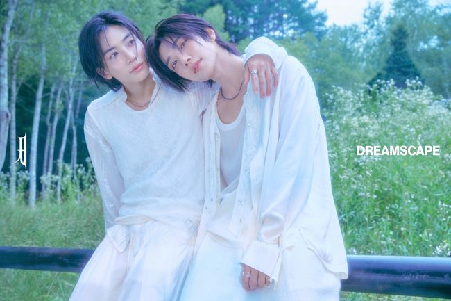 SEVENTEEN Jeonghan and Joshua