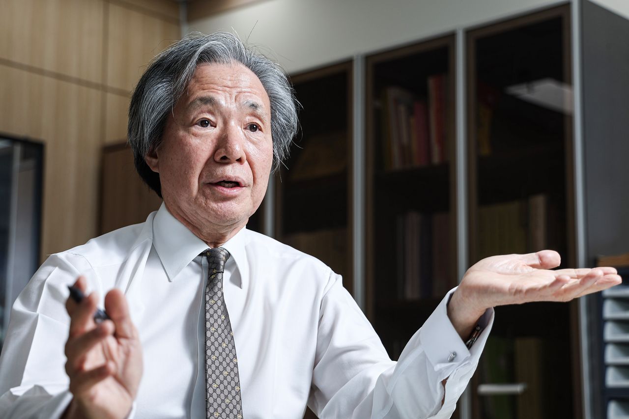 정기석 신임 용산보건소장이 지난 22일 오후 서울 용산보건소에서 중앙일보와 인터뷰하고 있다. 김경록 기자 