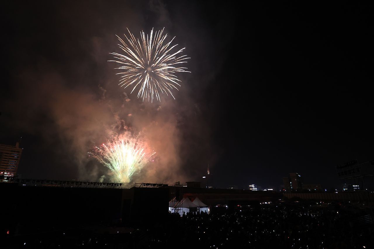 지난 2월 11일 '전주 관광타워 복합개발사업 기공 기념 비전 페스타'에서 펼쳐진 불꽃놀이. 사진 ㈜자광