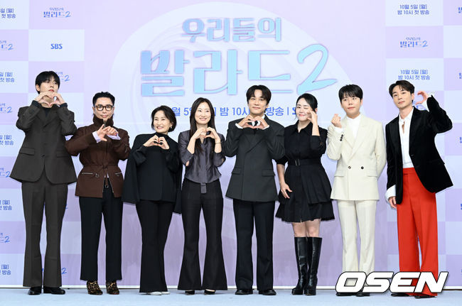 [OSEN=조은정 기자] SBS 오디션 프로젝트 ‘우리들의 발라드2’ 제작발표회가 30일 서울 양천구 목동 SBS에서 열렸다.'우리들의 발라드 2'는 대한민국을 발라드 열풍으로 물들였던 '우리들의 발라드'의 두 번째 시즌이다.주우재, 정재형, 박경림, 안정현PD, 차태현, 문근영, 정승환, 로이킴이 포즈를 취하고 있다. 2026.09.30 /cej@osen.co.kr