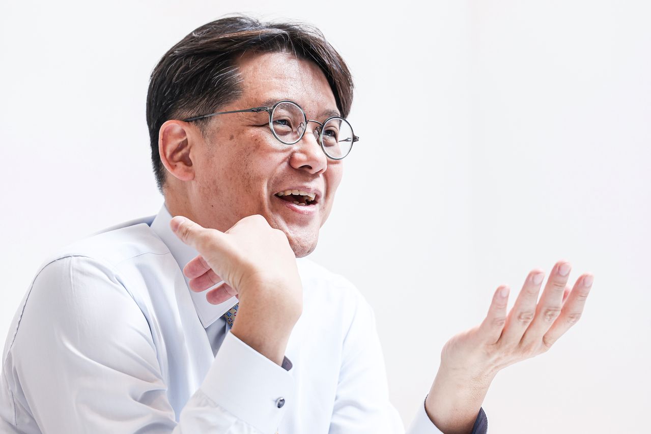 김현철 교수가 미국에서 홍콩으로 옮긴 데는 돌봄 문제가 한몫했다. 외국인 가사도우미 제도가 잘 갖춰져 있어 부부 모두 맘 편히 연구활동을 할 수 있었기 때문이다. 김 교수는 “한국에 와서 가장 아쉬운 부분이 바로 돌봄과 교육”이라며 “해결 방안을 함께 모색해 나가야 한다”고 말했다. 김경록 기자