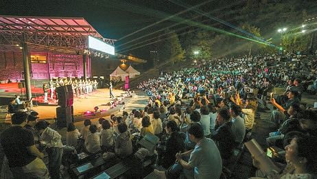 시민 합창단과 멘토가 어우러진 ‘2026 온세대합창페스티벌’ 피날레 무대. [사진 (재)춘천문화재단]
