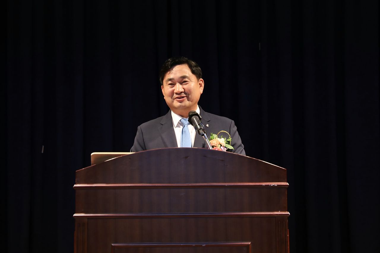 김도균 강원랜드 대표이사가 취임식에서 취임사를 하고 있다.