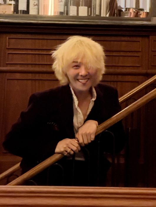 G-Dragon blond hair