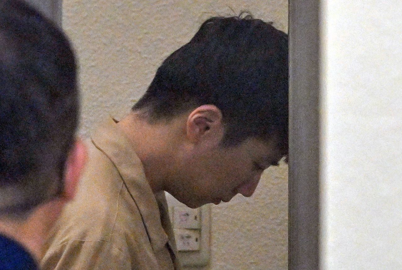 성폭력범죄의 처벌 등에 관한 특례법 위반(강간 등 살인) 혐의로 기소된 장윤기가 30일 광주지법에서 열린 1심 선고 공판에 출석하고 있다. 법원은 장윤기에게 무기징역을 선고했다. [뉴스1]
