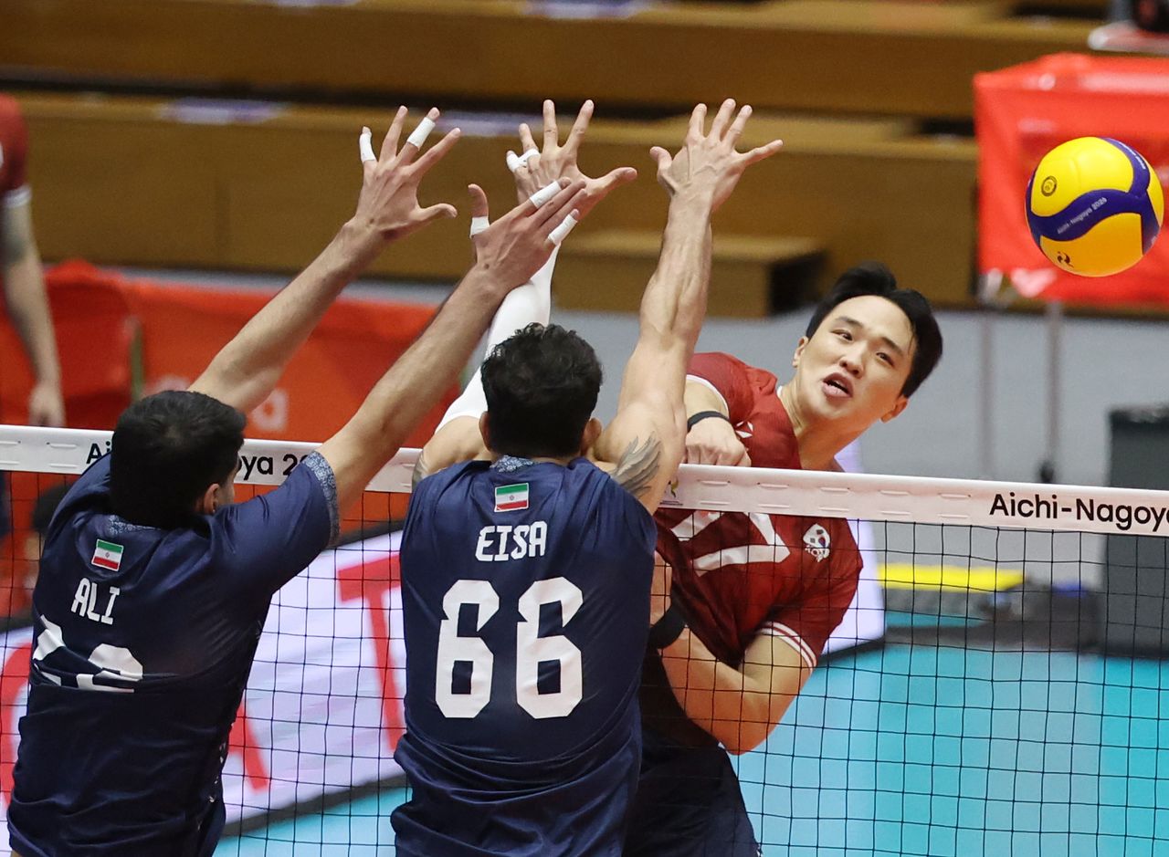 김동민 기자 = 1일 일본 오카자키 중앙종합공원 종합체육관에서 열린 2026 아이치·나고야 아시안게임 남자 배구 8강 한국과 이란의 경기. 한국 임동혁이 강스파이크를 하고 있다. 연합뉴스