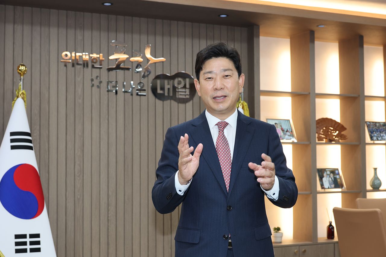 박용선 포항시장은 인터뷰에서 "포항 철강 산업에 지원을 아끼지 않겠다"고 밝혔다. 사진 포항시