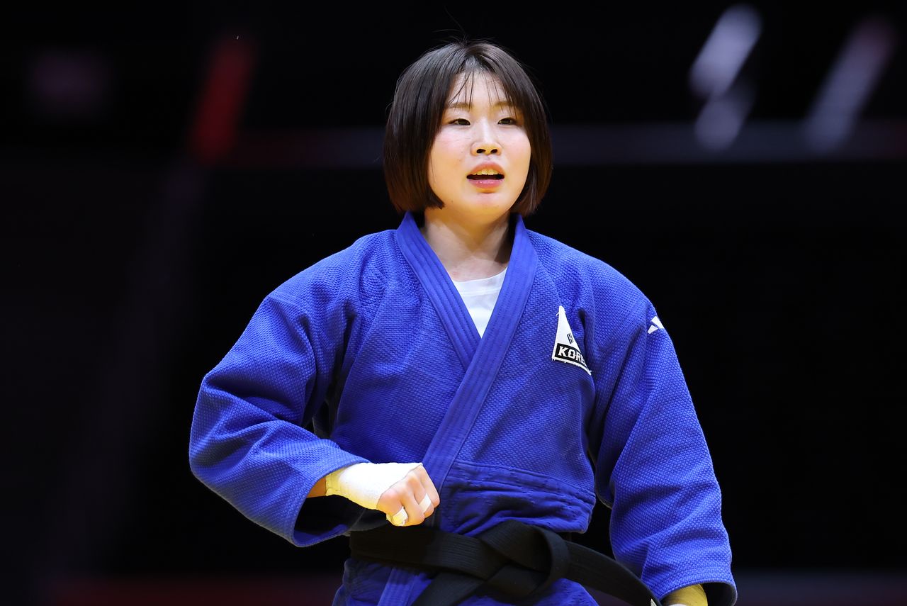 대한민국 허미미가 1일 일본 아이치 인터내셔널 아레나에서 열린 2026 아이치·나고야 아시안게임 유도 여자 57kg급 결승에서 금메달을 확정 지은 후 미소를 짓고 있다. 뉴스1