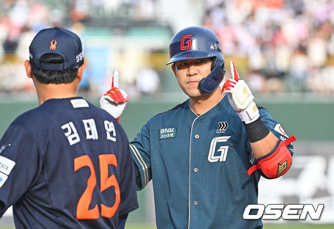 [OSEN=부산, 이석우 기자] 롯데 자이언츠 김민성 061 2026.06.06 / foto0307@osen.co.kr