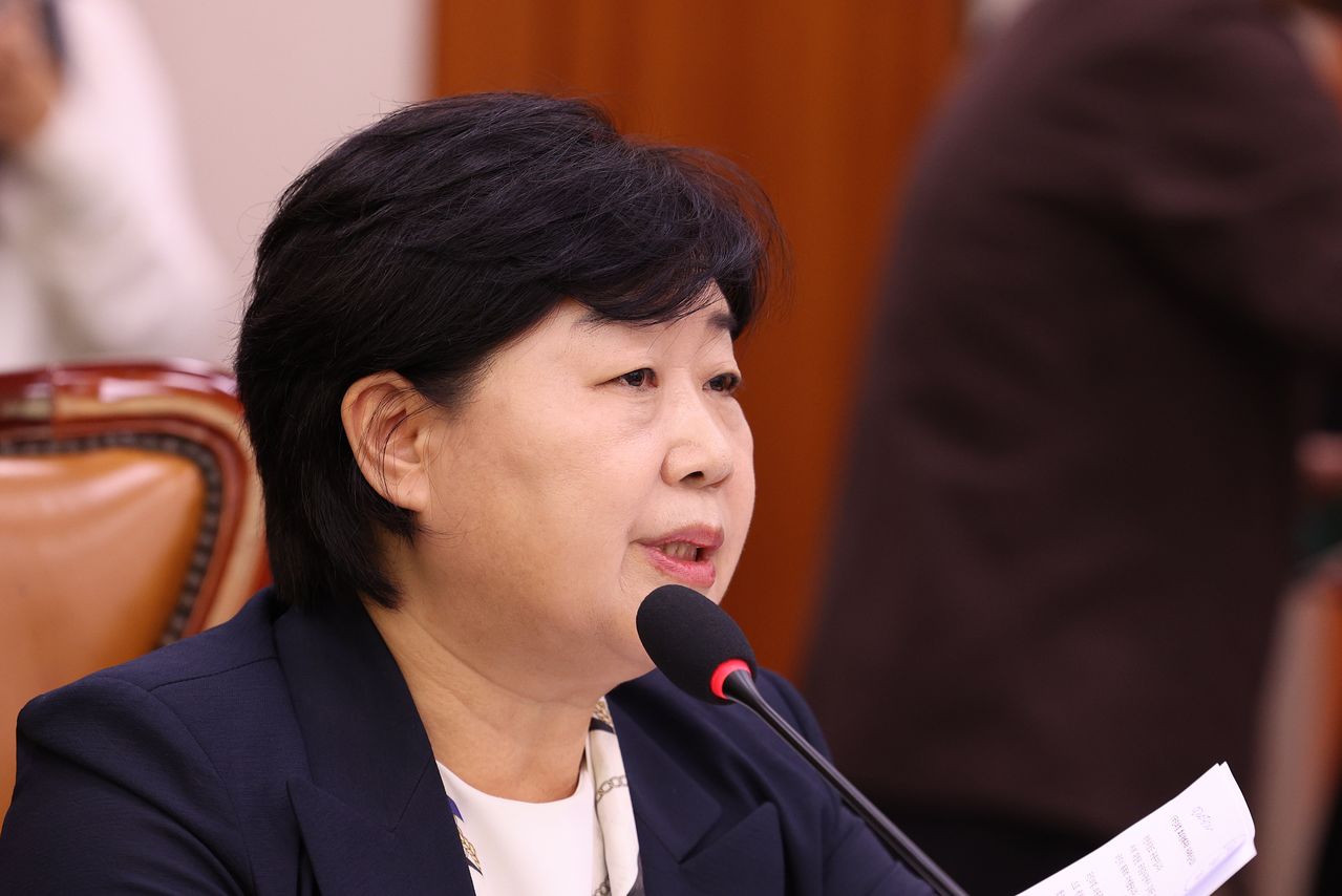 법제사법위원장인 서영교 더불어민주당 의원이 8일 서울 여의도 국회에서 열린 법제사법위원회 국정감사(법무부 등)에서 발언하고 있다. 뉴시스