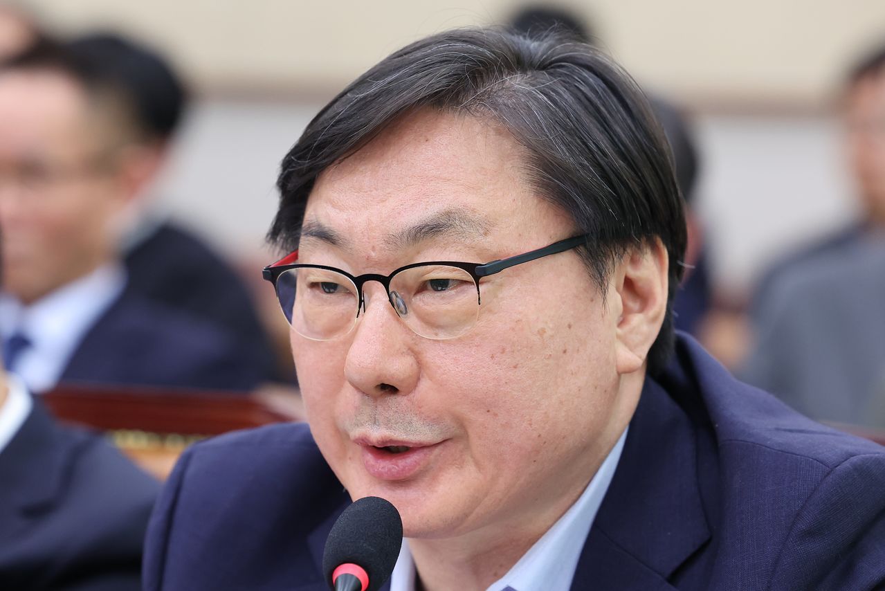 이화영 전 경기도 평화부지사가 지난 4월 국회 윤석열정권정치검찰조작기소의혹사건진상규명국정조사특별위원회에서 열린 쌍방울 대북송금 조작기소 의혹 사건 청문회에서 발언을 하고 있다.뉴스1