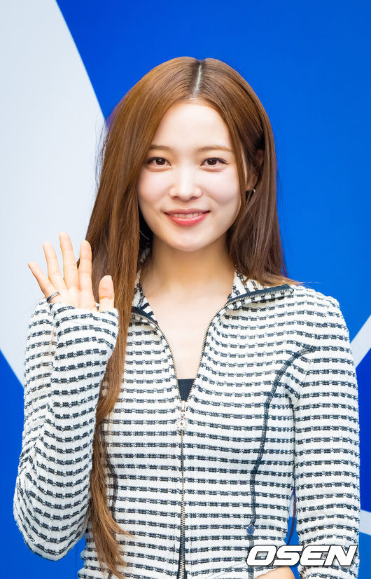 [OSEN=박준형 기자] 6일 서울 중구 동대문디자인플라자(DDP)에서 ‘2026 S/S 서울패션위크’ 포토월 행사가 열렸다.‘2026 S/S 서울패션위크’는 동대문디자인플라자(DDP) 등 서울 전역에서 7일까지 펼쳐진다.배우 윤소희가 포즈를 취하고 있다.  2025.09.06 / soul1014@osen.co.kr