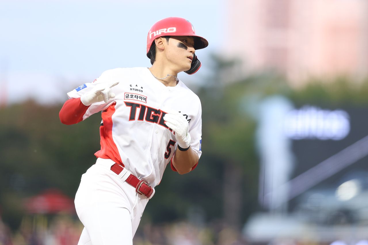 10일 광주 SSG전에서 시즌 44호 홈런을 때려낸 KIA 김도영. 사진 KIA 타이거즈