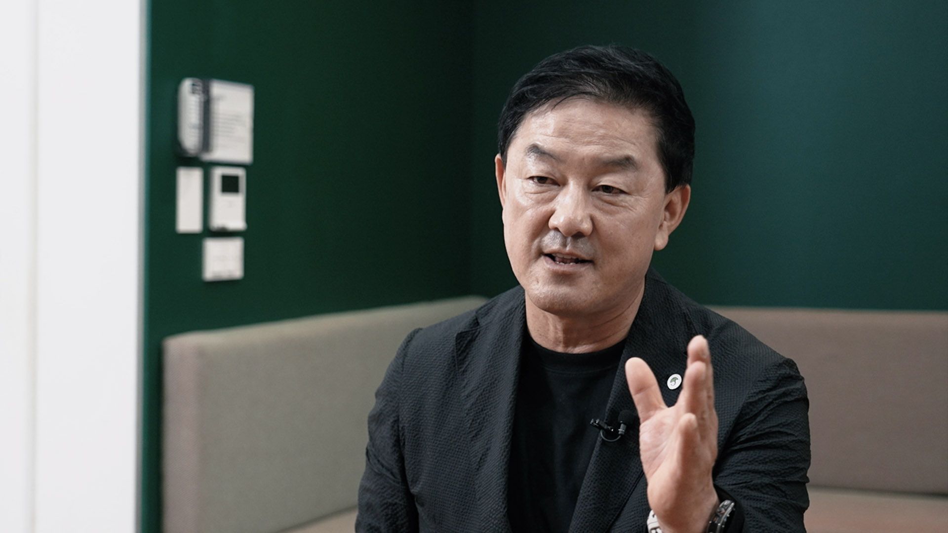 지난 6일 최재붕 성균관대 기계공학부 교수가 중앙일보 VOICE 시리즈와 인터뷰하고 있다.