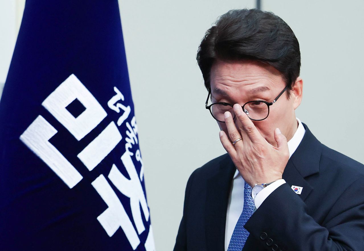 김민석 더불어민주당 대표가 지난 14일 국회에서 열린 최고위원회의에 참석하고 있다. 임현동 기자