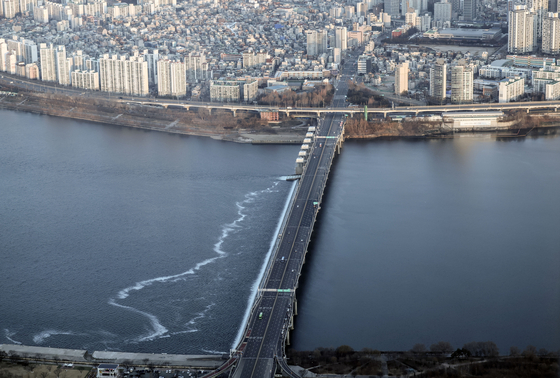 송파구 잠실대교 전경. 김성룡 기자