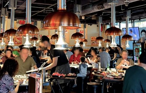미국 텍사스주 캐럴턴 새마을식당을 찾은 방문객들. 사진 더본코리아