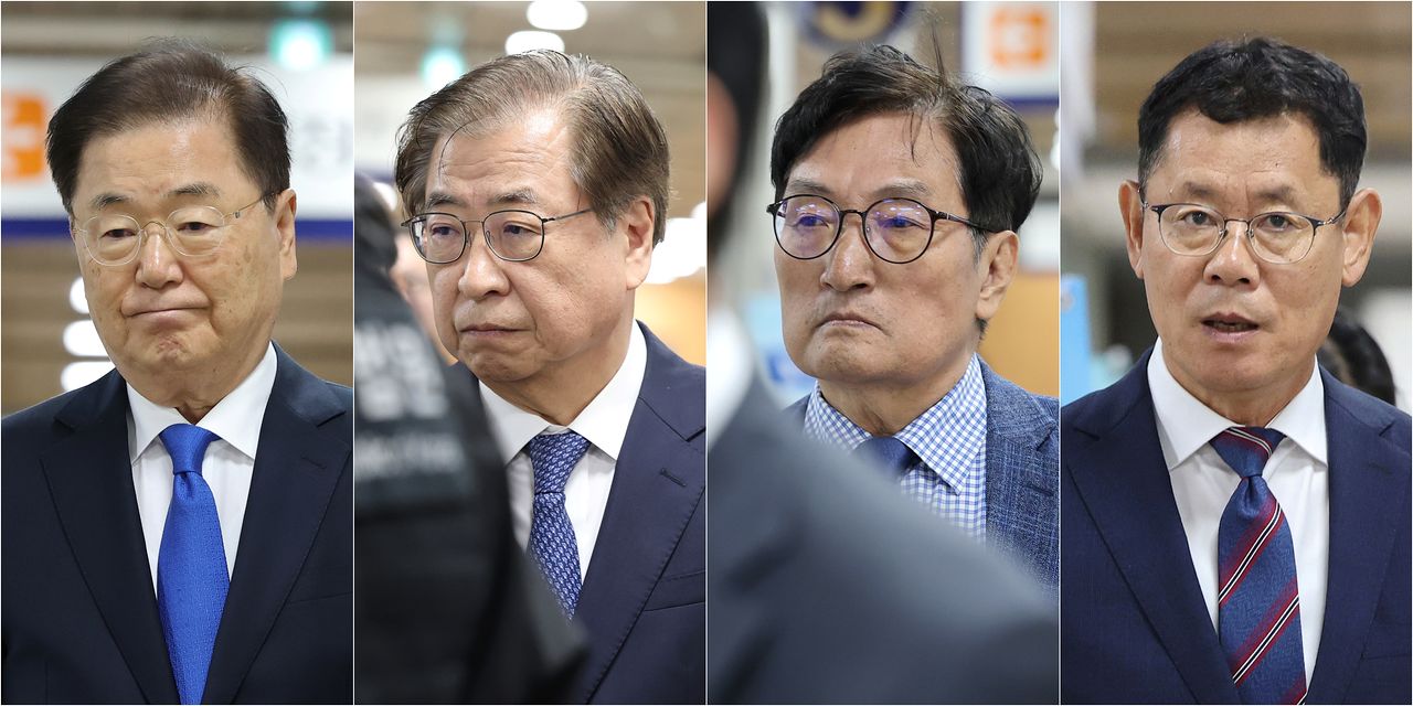 '탈북어민 강제북송' 혐의로 재판에 넘겨진 정의용 전 국가안보실장(사진 왼쪽부터), 서훈 전 국가정보원장, 노영민 전 대통령 비서실장, 김연철 전 통일부 장관이 지난 21일 오후 서울 서초구 서울고법에서 열린 2심 선고 공판에 각각 출석하고 있다. 연합뉴스