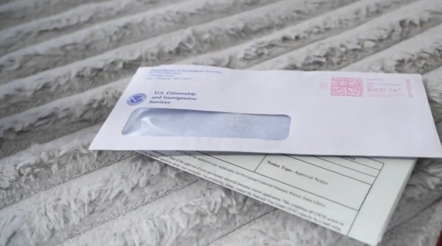 숨진 남편 앞으로 온 이민 승인서…ICE 구금 중 외부 저격에 사망