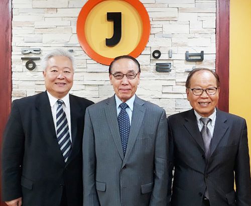 왼쪽부터 박인혁 목사, 신중균 목사, 서기곤 목사.