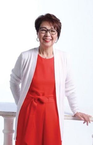 샌디 로 코치는 인증받은 라이프 코치이며 디퍼런스 전문가다. 열정적으로 사람들을 도와 삶 또는 사업의 질을 높이는 코치로 활약하고 있다.
