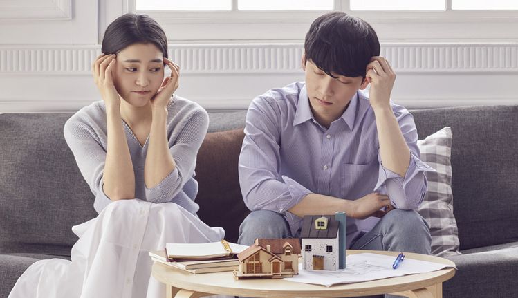 밀레니얼 세대 10명 중 6명 넘게 유지 및 보수 비용 부담으로 집 산 걸 후회하고 있다.
