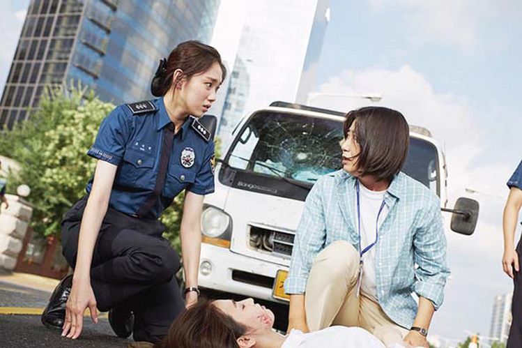 라미란·이성경 주연의 '걸캅스'는 뉴욕·뉴저지 지역에서 오는 17일 개봉한다. [사진 CJ엔터테인먼트아메리카]