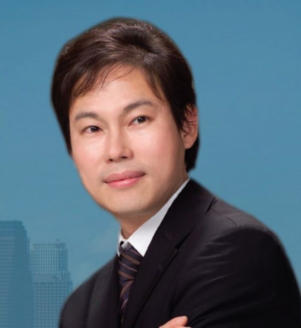 풍부한 경험과 꼼꼼한 일처리로 정평이 나있는 오완석 변호사는 합법적 신문 유지 문제와 영주권 취득 문제 해결에 최적의 솔루션을 제공한다. 