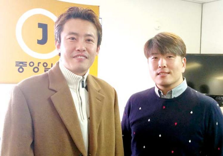 뉴저지주 해켄색에 있는 배송대행업체 '뉴욕걸즈' 뉴저지 지사 김영훈 본부장(왼쪽)과 권준석 뉴저지총괄팀장은 최근 한국과 미국에서의 업무 확대를 바탕으로 동포 배송업체들에게 가장 저렴한 요율과 빠른 배달 서비스를 제공하겠다고 밝혔다.