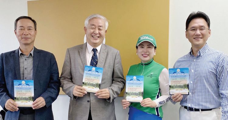 3일 골프대회 홍보차 뉴욕중앙일보를 방문한 재미부동산협회 지미 마 재무국장(왼쪽부터)·폴 김 회장·김애지 준비위원장·제이 윤 사무국장이 많은 관심을 당부하고 있다.