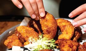 턴테이블 치킨 요리. [사진 턴테이블]