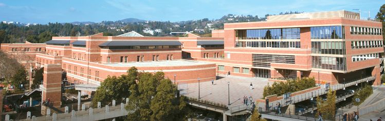 UCLA 앤더슨의 경제학자들은 가혹한 올해 겨울을 넘기면 가주 경제는 백신 보급과 함께 다시 성장 궤도에 오를 것이라고 내다봤다. UCLA 앤더슨의 전경. [UCLA 제공]