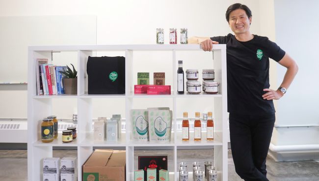 온라인 식품업체 ‘김씨마켓’의 라이언 김 대표가 한국의 건강한 먹거리를 소개하고 있다. [김씨마켓 제공]