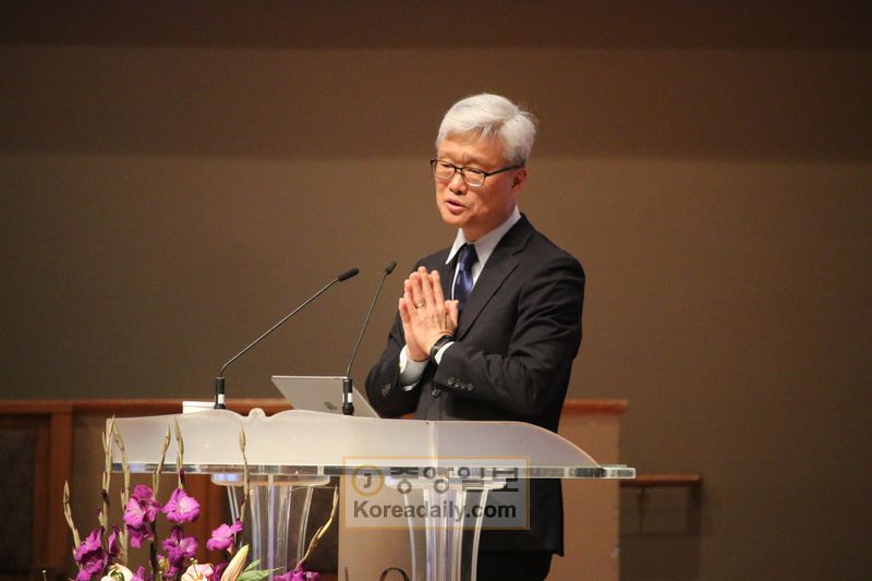 지난 달 29일 연합장로교회에서 유승원 목사가 설교를 하고 있다.